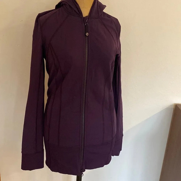 Lululemon deep plum jacket sz 6 pristine condition front zip hooded EUC long